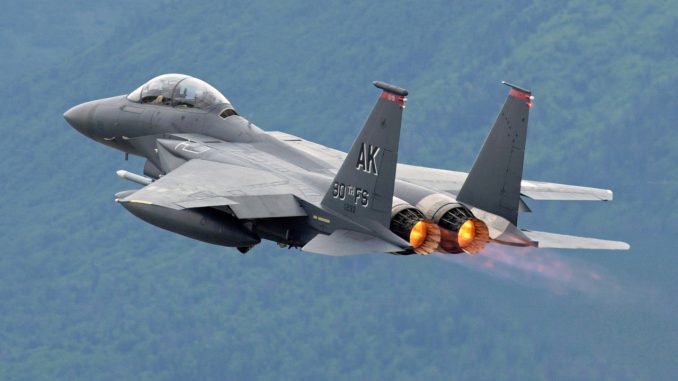 مقاتلة F-15 مقاتلة F-15
