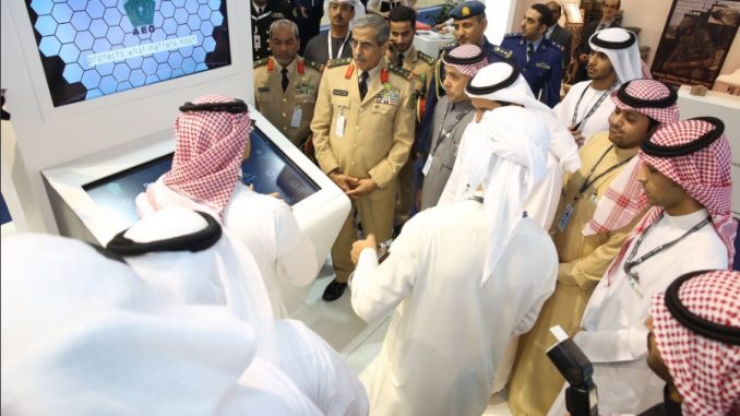 زيارة عبدالرحمن بن صالح البنيان، رئيس هيئة الأركان العامة لجناح الشركة المشارك بمعرض آيدكس زيارة عبدالرحمن بن صالح البنيان، رئيس هيئة الأركان العامة لجناح الشركة المشارك بمعرض آيدكس
