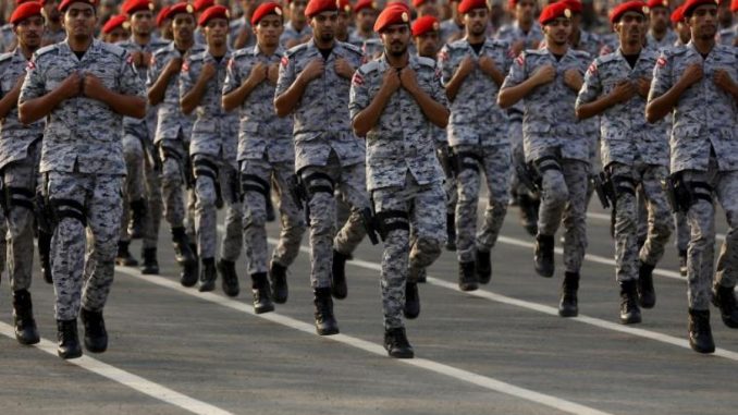عناصر من قوات الأمن السعودية (Reuters) عناصر من قوات الأمن السعودية (Reuters)