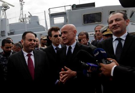 وزير الداخلية الإيطالي في قاعدة بحرية في ليبيا وزير الداخلية الإيطالي في قاعدة بحرية في ليبيا