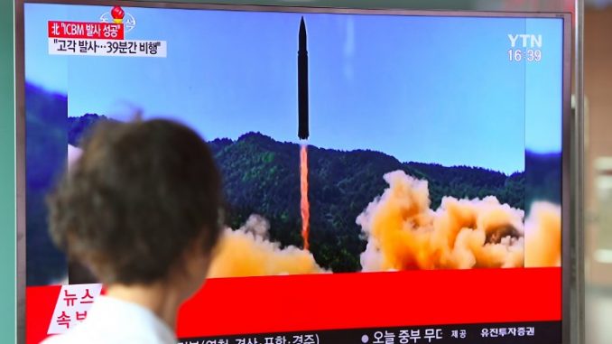 لقطة من الاختبار الصاروخي الكوري الشمالي (AFP) لقطة من الاختبار الصاروخي الكوري الشمالي (AFP)