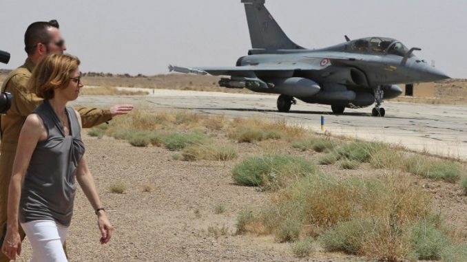 وزيرة الدفاع الفرنسية في القاعدة العسكرية الأردنية (AFP) وزيرة الدفاع الفرنسية في القاعدة العسكرية الأردنية (AFP)