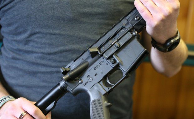 البندقية السوداء AR-15 البندقية السوداء AR-15