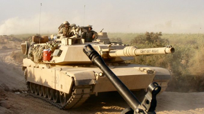 دبابة "أبرامز أم1" عراقية خلال حرب العراق (Operation Freedom) التي بدأت عام 2003 (Prime Portal) دبابة "أبرامز أم1" عراقية خلال حرب العراق (Operation Freedom) التي بدأت عام 2003 (Prime Portal)