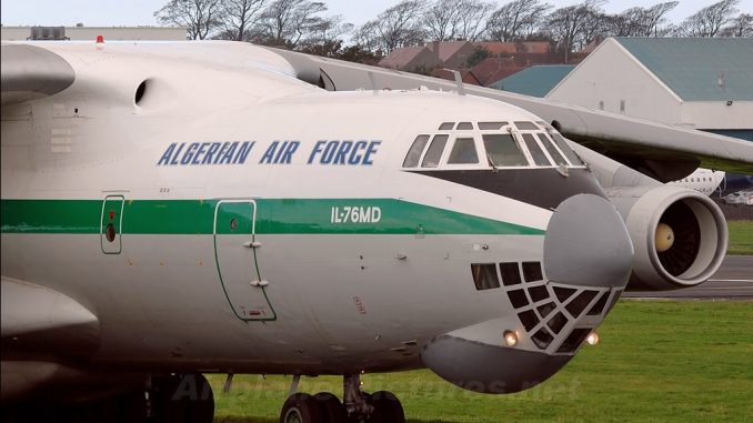 طائرة "إليوشن آي إل 76" تابعة للجيش الجزائري في مطار "بريستويك" الروسي (Airplanes Pictures) طائرة "إليوشن آي إل 76" تابعة للجيش الجزائري في مطار "بريستويك" الروسي (Airplanes Pictures)