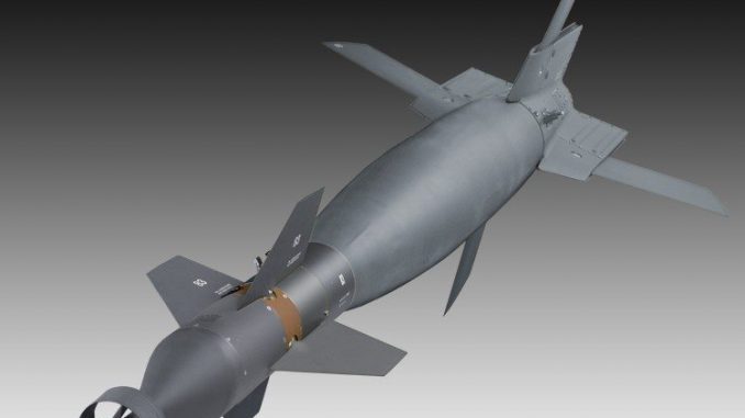 نموذج عن صاروخ "بافواي" الموجّه بالليزر من إنتاج شركة "رايثيون" (Raytheon) نموذج عن صاروخ "بافواي" الموجّه بالليزر من إنتاج شركة "رايثيون" (Raytheon)