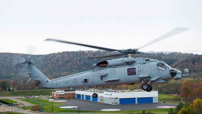 أولى مروحيات MH-60 التابعة للبحرية الأسترالية تُنجز بنجاح رحلة التحقق الوظيفية في منشأة شركة شركة لوكهيد مارتن في 23 تشرين الأول/أكتوبر 2013 (شركة لوكهيد مارتن) أولى مروحيات MH-60 التابعة للبحرية الأسترالية تُنجز بنجاح رحلة التحقق الوظيفية في منشأة شركة شركة لوكهيد مارتن في 23 تشرين الأول/أكتوبر 2013 (شركة لوكهيد مارتن)