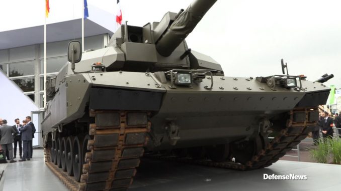 مفهوم دبابة القتال الرئيسة الأوروبية الجديد (Euro Main Battle Tank) خلال معرض الدفاع الدولي "يوروساتوري 2018" المُقام من 11 إلى 15 حزيران/يونيو 2018 (فريق عمل Defense News) مفهوم دبابة القتال الرئيسة الأوروبية الجديد (Euro Main Battle Tank) خلال معرض الدفاع الدولي "يوروساتوري 2018" المُقام من 11 إلى 15 حزيران/يونيو 2018 (فريق عمل Defense News)