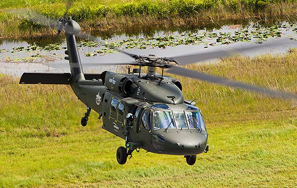 مروحية "بلاك هوك" من طراز S-70i (صورة أرشيفية) مروحية "بلاك هوك" من طراز S-70i (صورة أرشيفية)