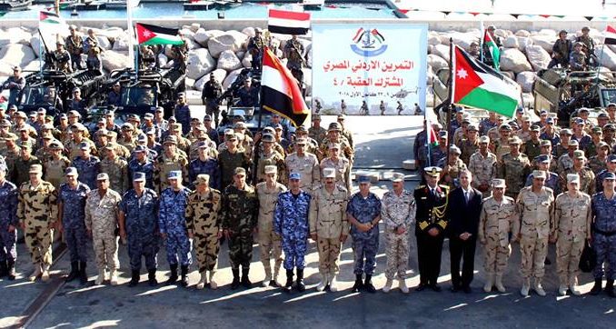 تمرين العقبة-4 بين القوات المصرية والأردنية في 11 كانون الأول/ ديسمبر تمرين العقبة-4 بين القوات المصرية والأردنية في 11 كانون الأول/ ديسمبر
