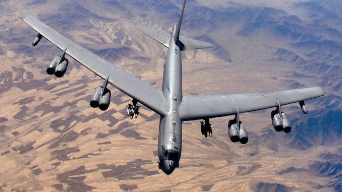 قاذفة قنابل B-52 ( صورة أرشيفية) قاذفة قنابل B-52 ( صورة أرشيفية)