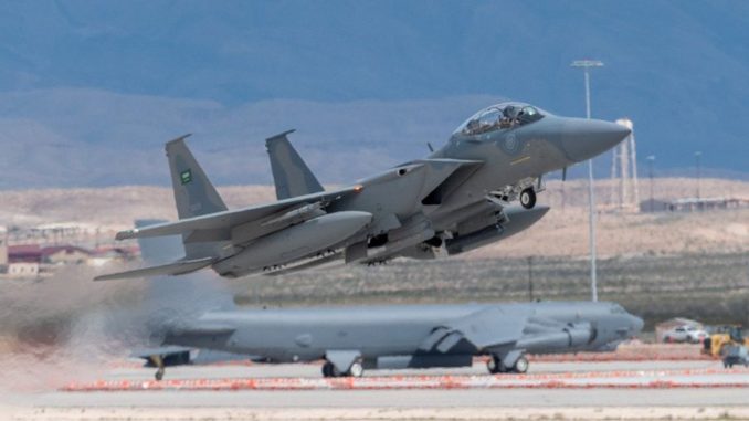 مقاتلة سعودية من طراز F-15 SA خلال إختتام مناورات العلم الأحمر في الولايات المتحدة في 23 آذار/ مارس ( واس) مناورات العلم الأحمر