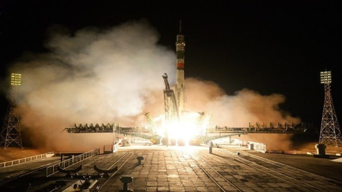 عملية اطلاق صاروخ Soyuz-FG من "منصة غاغارين" بمطار بايكانور الفضائي (صورة أرشيفية) محطة فضائية
