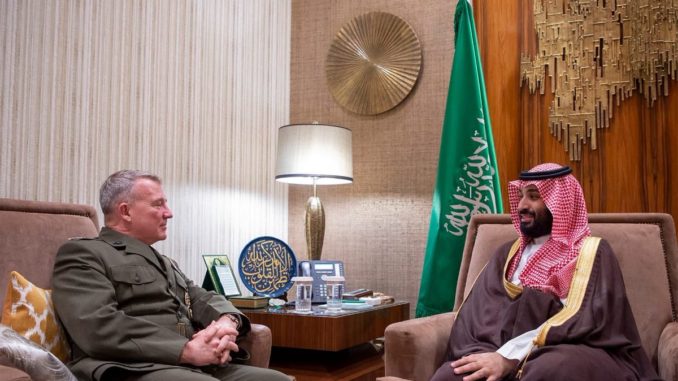 ولي العهد السعودي يلتقي قائد القيادة المركزية الأميركية في 15 نيسان/ أبريل في الرياض التعاون العسكري