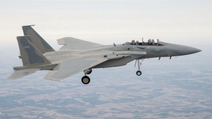 مقاتلة F-15SA أثناء رحلتها التجريبية في 2013 مقاتلة F-15SA أثناء رحلتها التجريبية في 2013