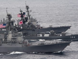 سفن حربية أميركية ويابانية