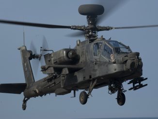 مروحية أباتشي من طراز AH-64