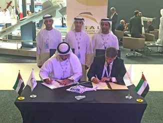 توقيع الإتفاقية بين ليوناردو وشركة طيران أبوظبي