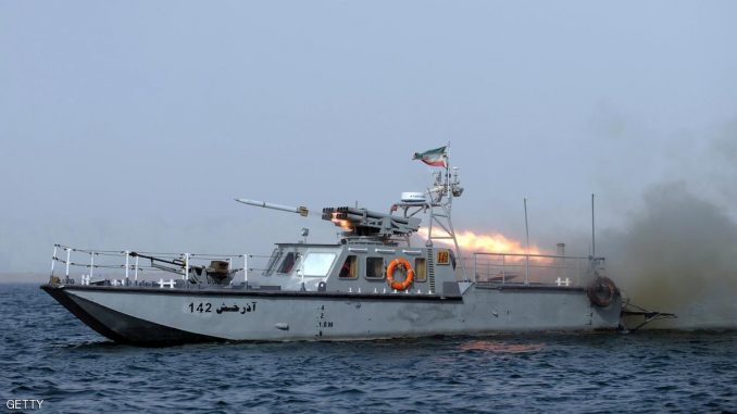 زورق إيراني زورق إيراني