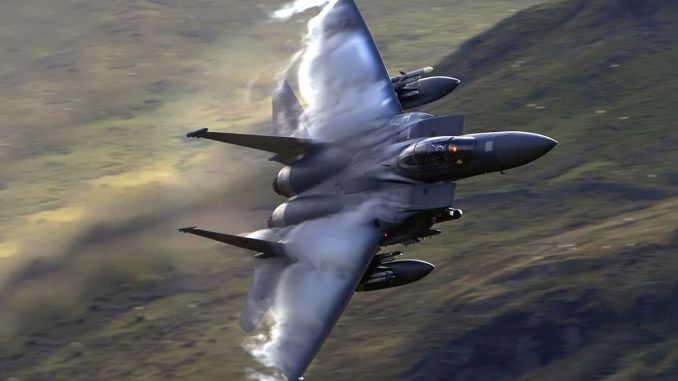 مقاتلة F-15C مقاتلة F-15C