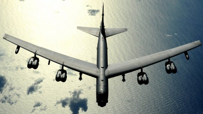 قاذفة "بي-52" قاذفة "بي-52"