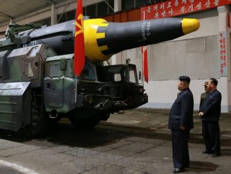 الرئيس الكوري الشمالي وصاروخ نووي