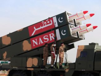 صواريخ "نصر" الباكستانية خلال عرض في إسلام أباد في آذار/مارس 2017 (رويترز)