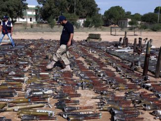 أسلحة في ليبيا عام 2011