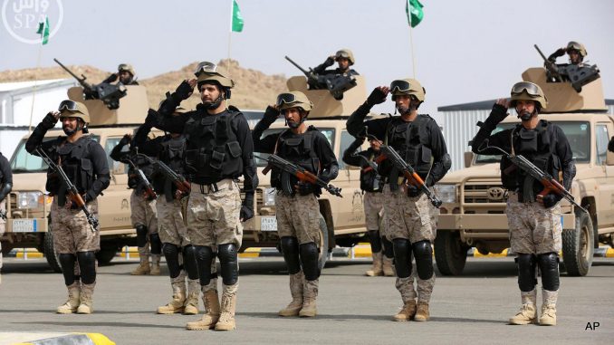 عناصر من القوات البرية الملكية السعودية عناصر من القوات البرية الملكية السعودية
