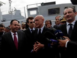 وزير الداخلية الإيطالي في قاعدة بحرية في ليبيا