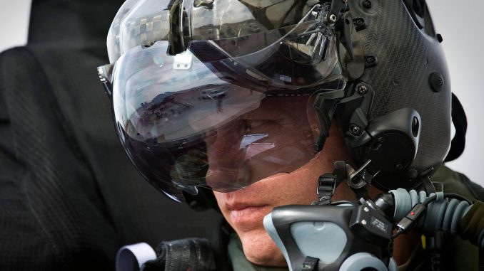 خوذة مقاتلة F-35B خوذة مقاتلة F-35B