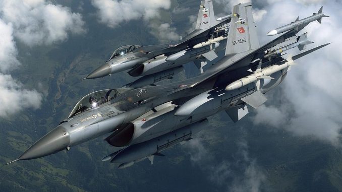 مقاتلتا أف-16 تابعتان لسلاح الجو التركي
