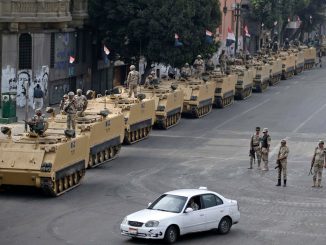 جنود مصريون في ساحة التحرير في القاهرة