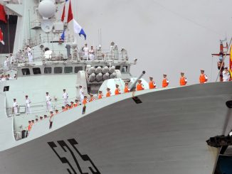 عناصر من البحرية الصينية