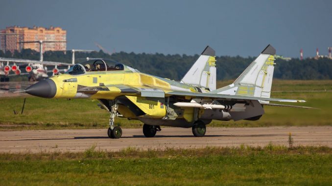 مقاتلة ميغ المصرية مسلحة بصاروخ R-77 (بوابة الدفاع المصرية) مقاتلة ميغ المصرية مسلحة بصاروخ R-77 (بوابة الدفاع المصرية)