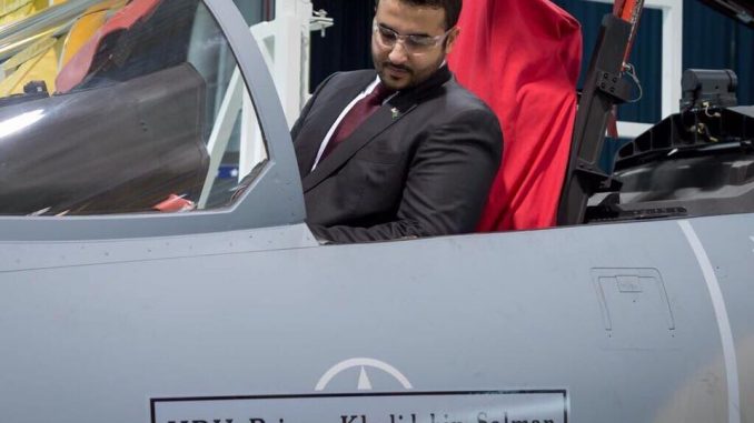 سفير السعودية يتفقد مقاتلة F-15SA سفير السعودية يتفقد مقاتلة F-15SA