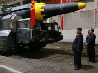 الرئيس الكوري الشمالي يطّلع على أحدث الأسلحة محلية الصنع