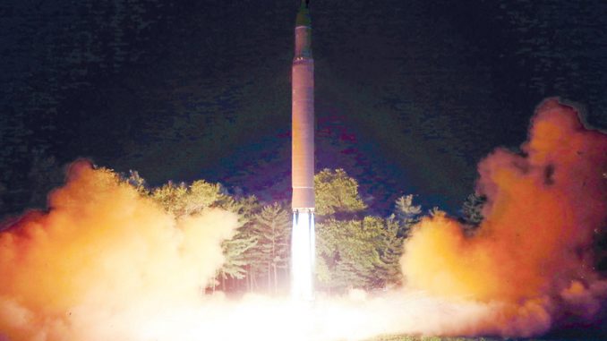 لقطة من إطلاق صاروخ كوري شمالي