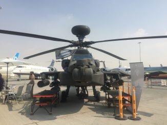 مروحية "أباتشي" تابعة لسلاح الجو الإماراتي خلال معرض دبي للطيران 2017 (صورة خاصة)