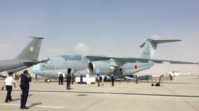 طائرة النقل اليابانية "سي-2" خلال معرض دبي للطيران 2017 (صورة خاصة)