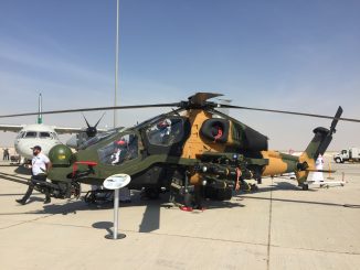 مروحية "تي-129 أتاك" التركية خلال معرض دبي للطيران 2017 (الأمن والدفاع العربي)
