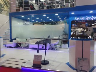 طائرة FALCO بدون طيار من إنتاج Leonardo في منصة عرض مجمع باكستان للطيران في معرض دبي للطيران