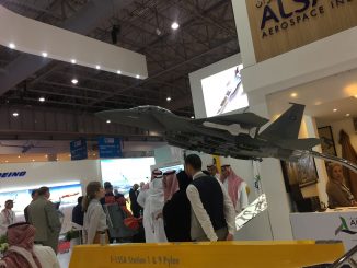 نموذج عن مقاتلة "أف-15" السعودية خلال فعاليات معرض دبي للطيران 2017 (شيرين مشنتف/الأمن والدفاع العربي)
