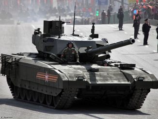 دبابة "أرماتا" الروسية خلال عرض عسكري
