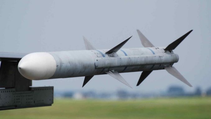 صاروخ AIM-120 AMRAAM الأميركي صاروخ AIM-120 AMRAAM الأميركي