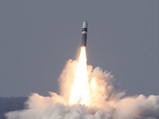 إحدى صاروخي "ترايدنت 2 دي5" الاثنين يتم تجربته في 2 حزيران/يونيو 2014 من قبل البحرية الأميركية (لوكهيد مارتن نقلاً عن البحرية الأميركية)