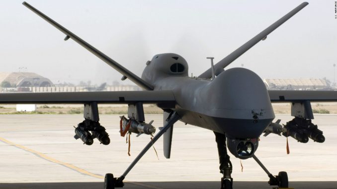 طائرة بدون طيار MQ-9 Reaper في قاعدة بلد في العراق في تشرين الثاني/ نوفمبر 2008 . طائرة بدون طيار MQ-9 Reaper في قاعدة بلد في العراق في تشرين الثاني/ نوفمبر 2008 .