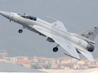 مقاتلة JF-17 Thunder الباكستانية خلال رحلة طيران
