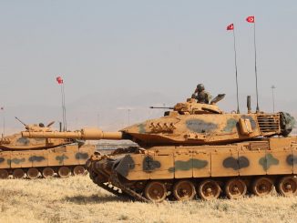دبابات تركية تشارك في تمارين عسكرية بالقرب من الحدود التركية-العراقية في سيلوبي، تركيا في 18 أيلول/سبتمبر 2017 (رويترز)