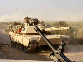 دبابة "أبرامز أم1" عراقية خلال حرب العراق (‏Operation Freedom‏) التي بدأت عام 2003 (‏Prime ‎Portal‏)‏